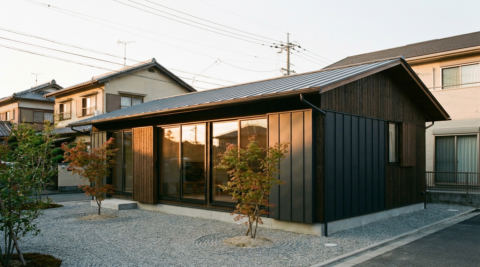 中庭とサウナの家 — ととのい平屋(中庭付)