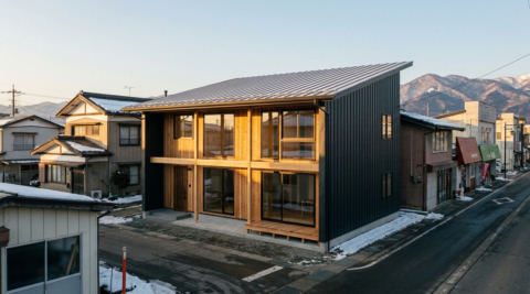 新潟・越屋根のある自然素材の家