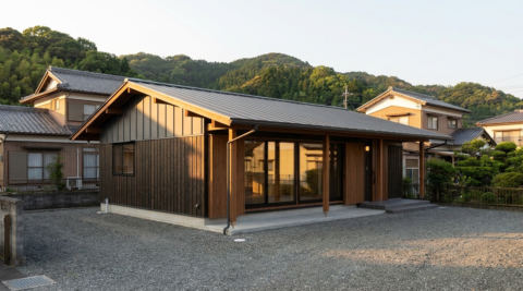 石山の朝日の家